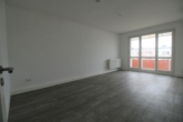 Wohnzimmer - 3-Raum-Wohnung mit Tageslichtbad!