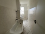 Bad - Bezugsfertige 3-Raum-Wohnung mit Tageslichtbad!