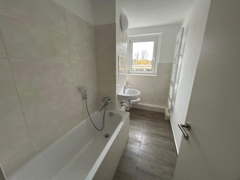 2-Raum-Wohnung mit Tageslichtbad!, 15890 Eisenhüttenstadt, Etagenwohnung