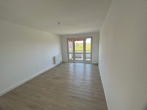 Wohnzimmer - 4-Raum-Wohnung mit Balkon!