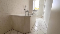 Bad - Bezugsfertige 3-Raum-Wohnung!