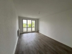Wohnzimmer - Bezugsfertige 3-Raum-Wohnung mit Tageslichtbad!