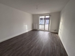 Wohnzimmer - Alles neu- bezugsfertige 3-Raum-Wohnung zum sofortigen Einzug!