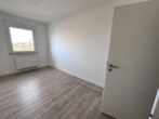 Kinderzimmer - 3-Raum-Wohnung mit großem Balkon, Aufzug und Blick über die Stadt!