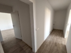 Flur - 3-Raum-Wohnung mit großem Balkon, Aufzug und Blick über die Stadt!