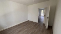 Schlafzimmer - 3-Raum-Wohnung mit Tageslichtbad!