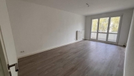 Wohnzimmer - 3-Raum-Wohnung mit Tageslichtbad!