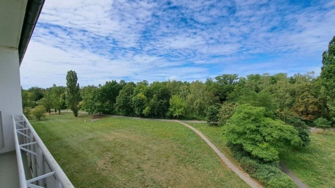 2-Raum-Wohnung mit großem Balkon, Aufzug und Blick über die Stadt!, 15890 Eisenhüttenstadt, Etagenwohnung