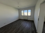 Schlafzimmer - 2-Raum-Wohnung mit modernisiertem Tageslichtbad!