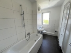 Badezimmer - Einziehen und wohlfühlen!