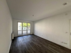 Wohnzimmer - 3-Raum-Wohnung mit Tageslichtbad!