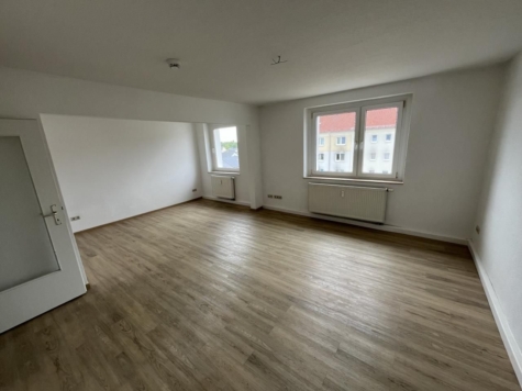 3-Raum-Wohnung in grüner Lage, 15890 Eisenhüttenstadt, Etagenwohnung