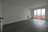 Wohnzimmer - 3-Raum-Wohnung mit Tageslichtbad!