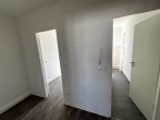 Flur - 2-Raum-Wohnung mit modernisiertem Tageslichtbad!
