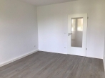 Wohnzimmer - 2-Raum-Wohnung mit modernisiertem Tageslichtbad!