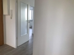 Flur - 2-Raum-Wohnung mit modernisiertem Tageslichtbad!