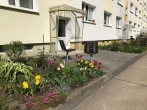Hauseingang - 2-Raum-Wohnung mit modernisiertem Tageslichtbad!
