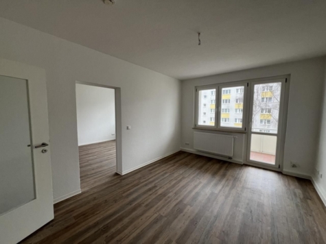 Bezugsfertige 2-Raum-Wohnung mit modernisiertem Bad!, 15890 Eisenhüttenstadt, Etagenwohnung
