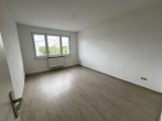 Zimmer 2 - 4-Raum-Wohnung mit Balkon!