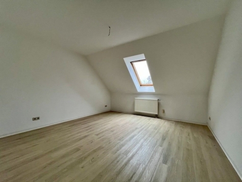Gemütliche Pärchen-/Singlewohnung im Dachgeschoss, 15890 Eisenhüttenstadt, Wohnung