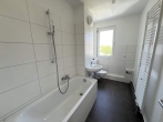 Badezimmer - Einziehen und wohlfühlen!